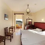 Апарт-отель Lorenzo House Ласси