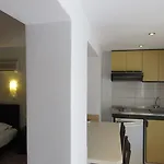 Апарт-отель Lorenzo House Ласси