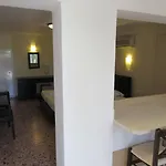 Lorenzo House 3* Ласси