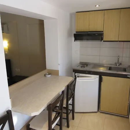 Lorenzo House 3* لاسي