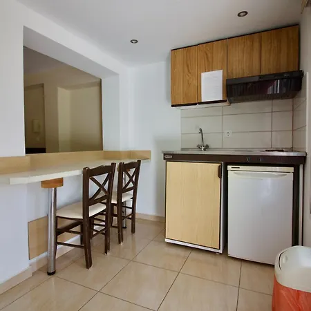 Lorenzo House 3* لاسي
