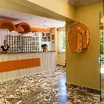 Lorenzo House 3* ラッシ