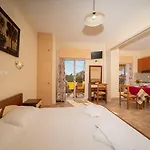 アパートホテル Lorenzo House 3*