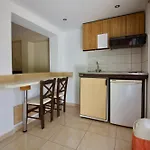 Lorenzo House 3* ラッシ