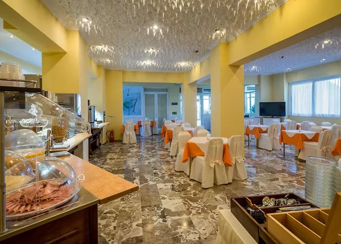 Lorenzo House 3*