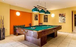 Lorenzo House 2*