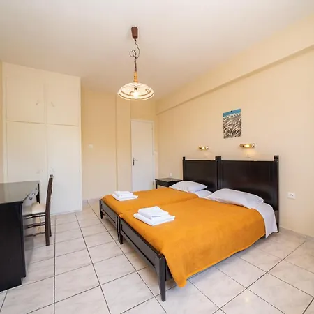Lorenzo House 2*