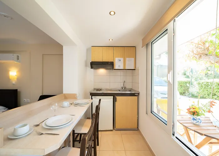 Lorenzo House 3*